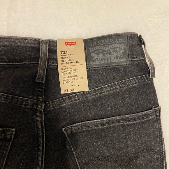 Levi's 721 high rise skinny in washed black - Picture 5 of 8